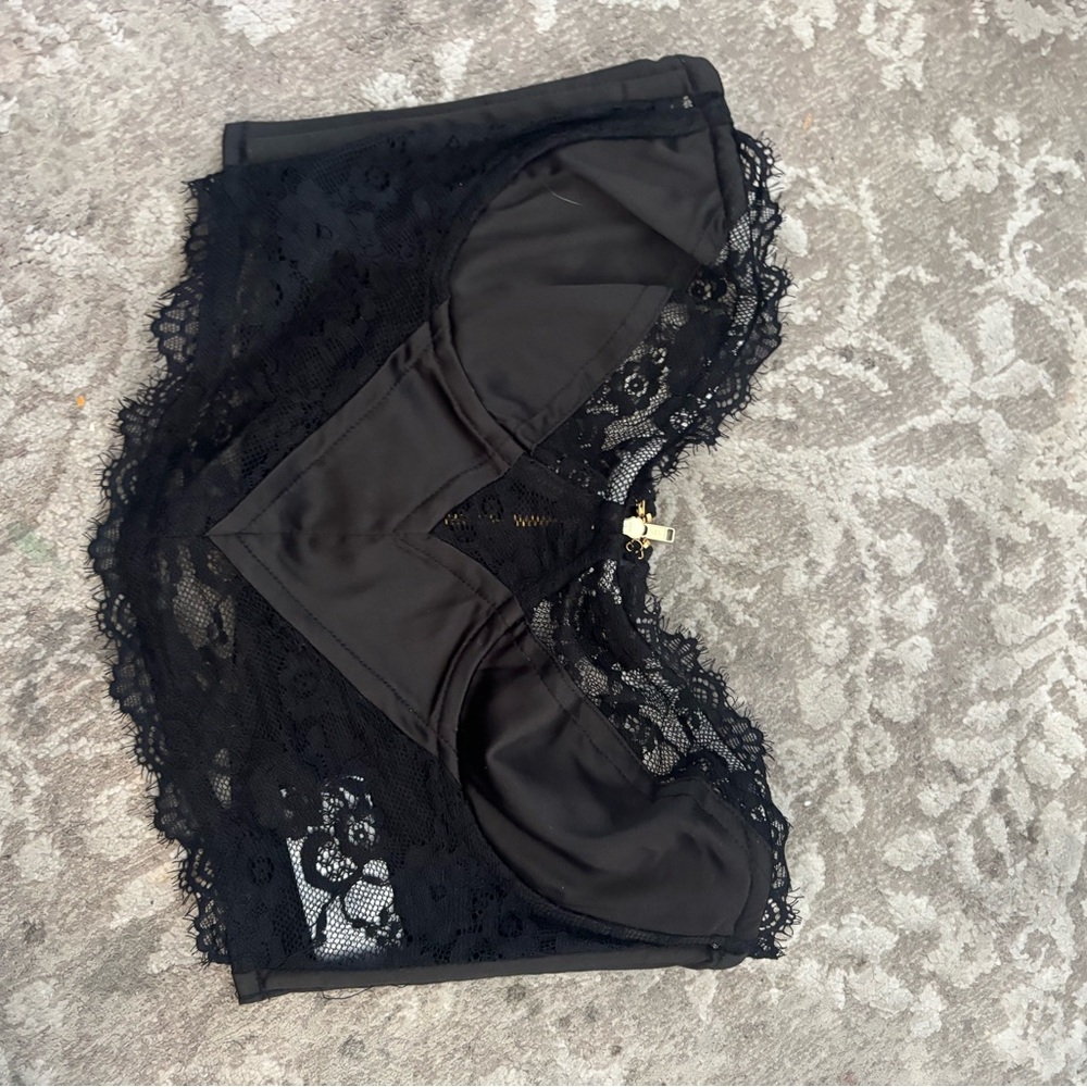 Runway the label boutique Black Lace Bandeau with Satin Touch
